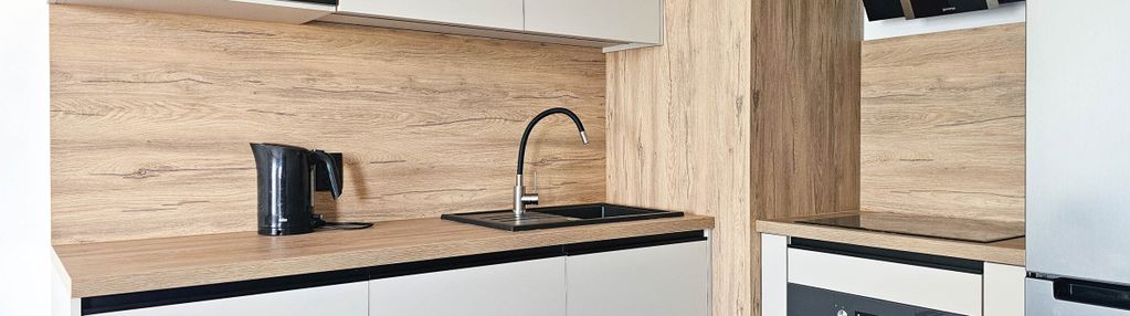 2 pokoje z balkonem i klimatyzacją | jantarowa