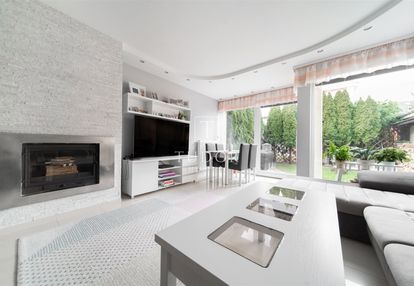 Mieszkanie w 4 rodzinnej willi