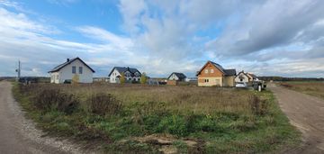 W pełni uzbrojona działka na osiedlu domów !