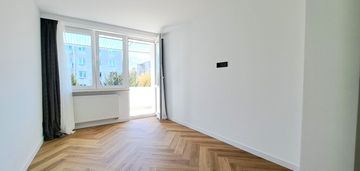-świeżo po remoncie-med.miejskie-balkon 4m2-zieleń