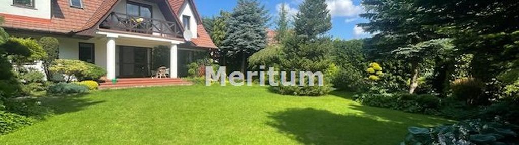 Wolnostojacy podpiwniczony 8 pokoi centrum niemcza