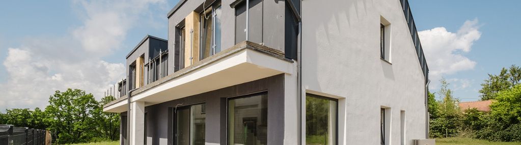 Nowoczesny bliźniak nad jeziorem