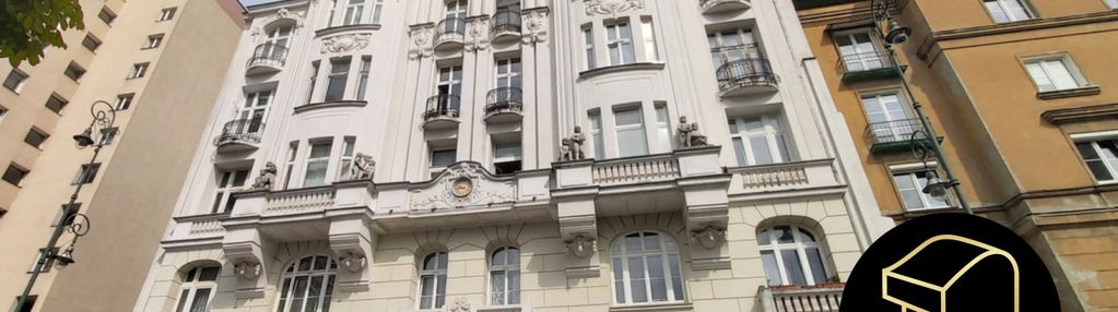 Klimatyczne mieszkanie w kamienicy pod zegarem