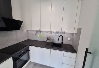 Mieszkanie na parterze z mp i komórką.