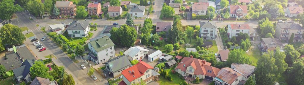 Solidny dom z dużą działką w kobyłce