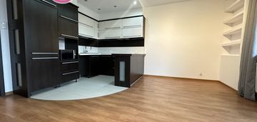 Dwustronne | loggia | widok na zieleń | tramwaj