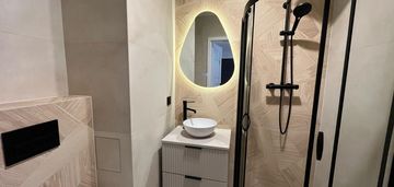 3-pok. po gen.  remoncie w niskim bloku z windą