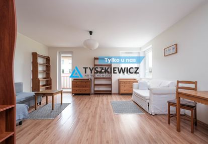 Wysoki parter | jasne narożne z balkonem | piwnica