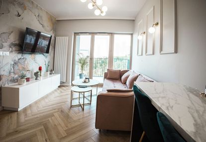 Wysoki standard, spory balkon, miejsce postojowe