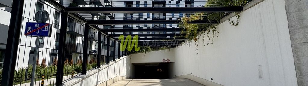 Wieża jeżyce, w cenie 2 miejsca parking i komórka