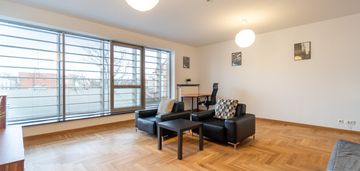 Kawalerka przy karmelickiej 52m2, stare miasto.