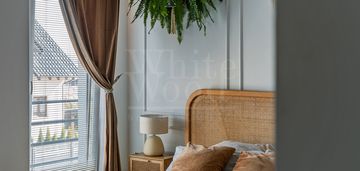 Nowoczesny bliźniak w pierwoszynie blisko morza