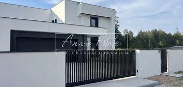 Modernistyczny / ogromne przeszklenia / nowy
