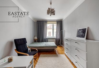 Jasne mieszkanie w kamienicy. blisko skm i parku