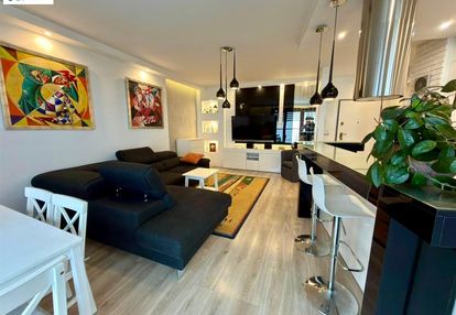 2-pokojowy apartament z garażem na dachu sfery!