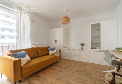 Jasne/ świetna lokalizacja/ balkon