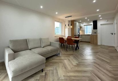Na sprzedaż przestronny apartament z ogródkiem