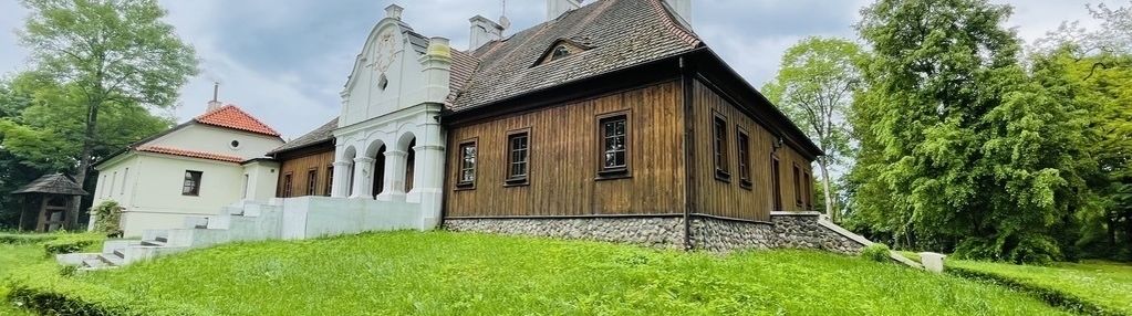 Unikatowy dwór modrzewiowy w paplinie,