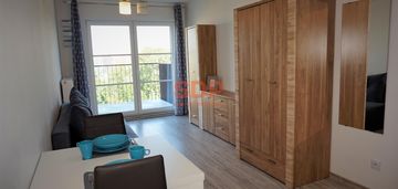 Kawalerka z balkonem. apartamentowiec