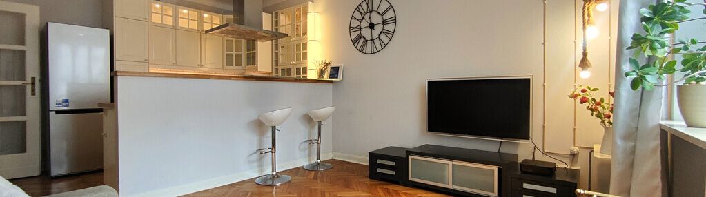 Centrum/kamienica po remoncie/wysokość 3,60/airbnb