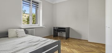 Kawalerka przy parku skaryszewskim kamienica