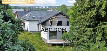 Wyjątkowy dom pod lasem z prywatną halą garażową