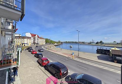 Duża kawalerka z widokiem na port