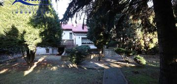 Szereg z dużą działką