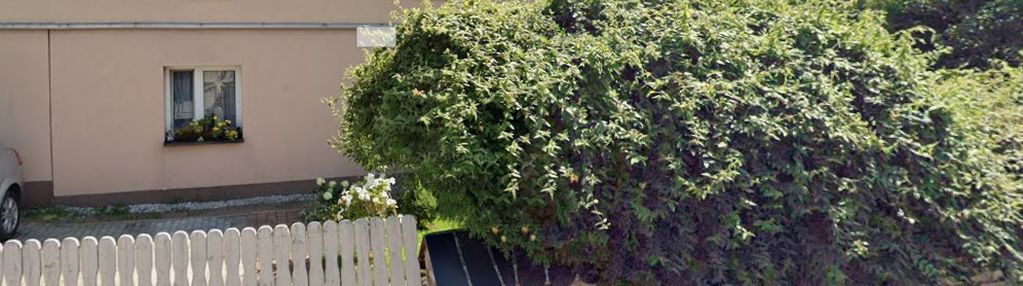 Sprzedam parterową część domu