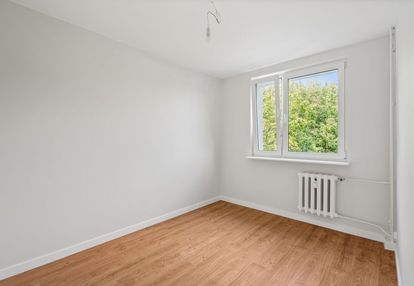 Słoneczne mieszkanie przy lesie