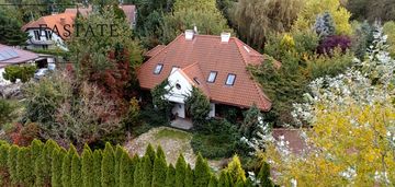 Piękny ogród - dwa wjazdy - działka 2100mkw