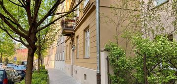 Przestrzenne mieszkanie 3-pokojowe w kamienicy na starym mieście