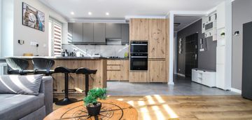 Klimatyczne 2 pokojowe mieszkanie z loggią