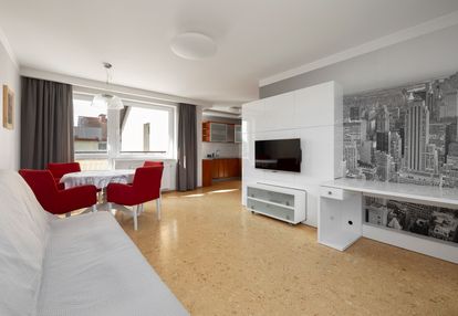 3 pokoje i duży balkon i 63 m2