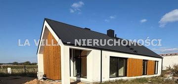 Wolnostojacy dabcze, blisko zalewu i lasu