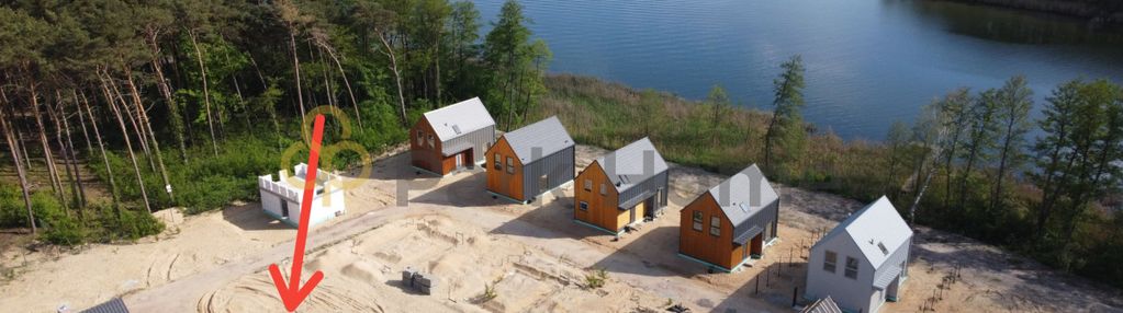 Działka przy jeziorze z pozwoleniem na budowę