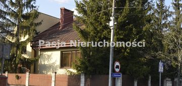 Dom w imielnicy, płock