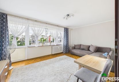 Dwupokojowe, dwustronne, duży balkon i piwnica