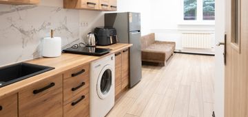 Mikro-kawalerka po generalnym remoncie | parter