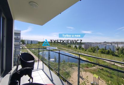 Lawendowe wzgórze widok na wodę i zieleń spokój