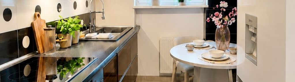 2 pokoje z widną kuchnią , 49 m² , wind