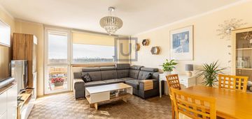 Słoneczne trzypokojowe mieszkanie z prakingiem