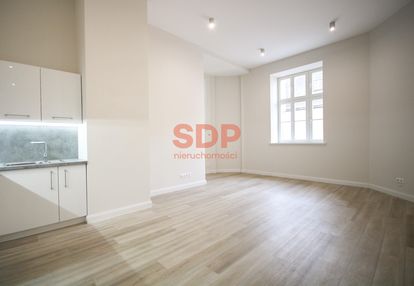 Dwupokojowe mieszkanie w dziedzińcu kamienicy | 56m2 | 2 pok | eng