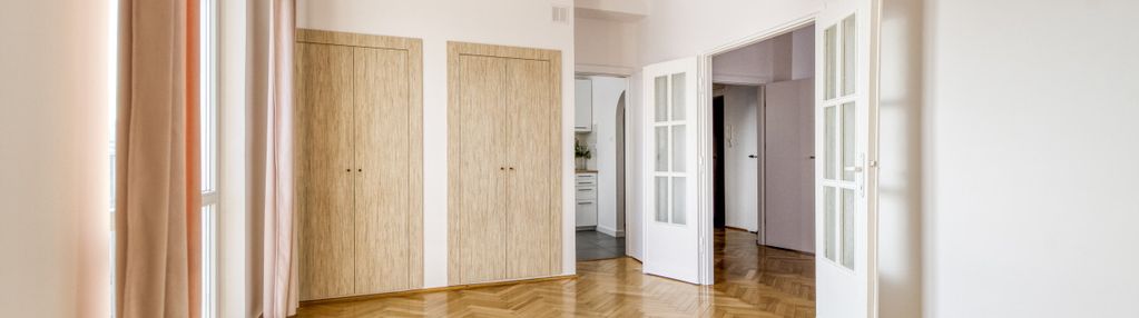 Przy metrze wierzbno, przestronne 2 osobne pokoje.