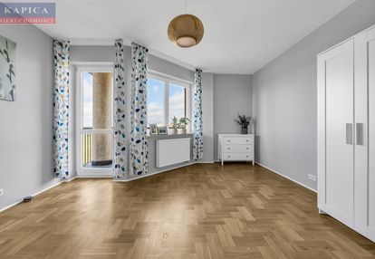 Kawalerka, można zrobić 2 pokoje, tylko gotówka