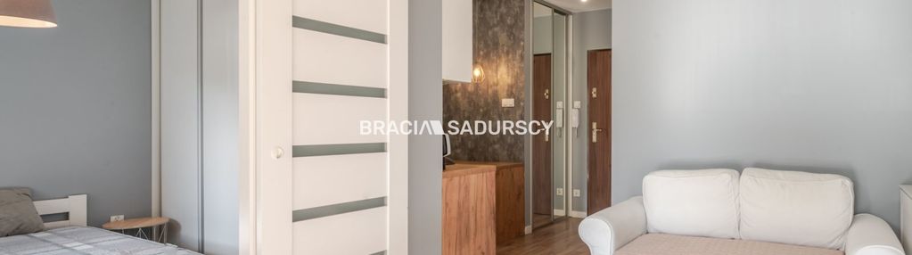 Komfortowo urządzone mieszkanie (taras i parking)