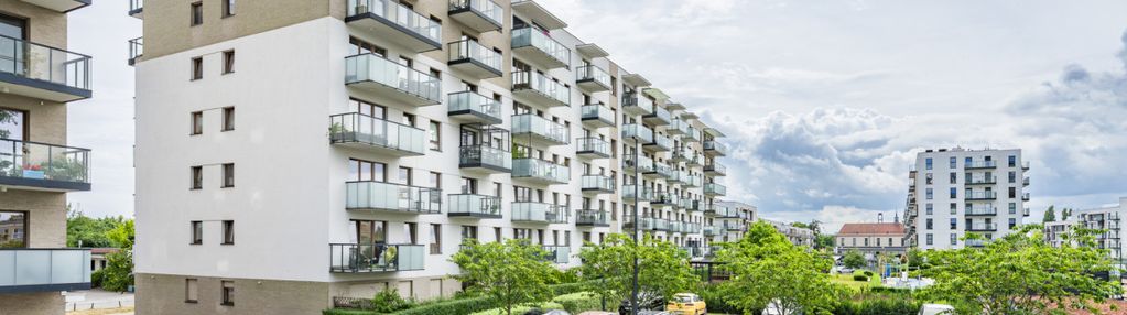 2 pokoje - ogródek - hala garażowa - komórka