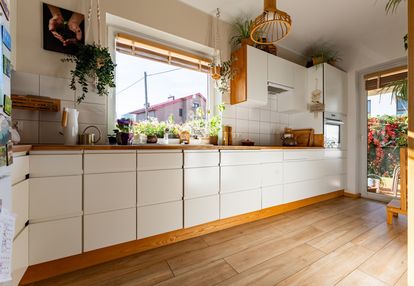 Piętro domu z dużym skrajnym ogrodem oraz garażem