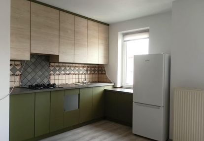 Ustwna kawalerka na czerwonych makach - 2 miejsca postojowe