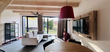 Dom nad jeziorem w sercu mazur